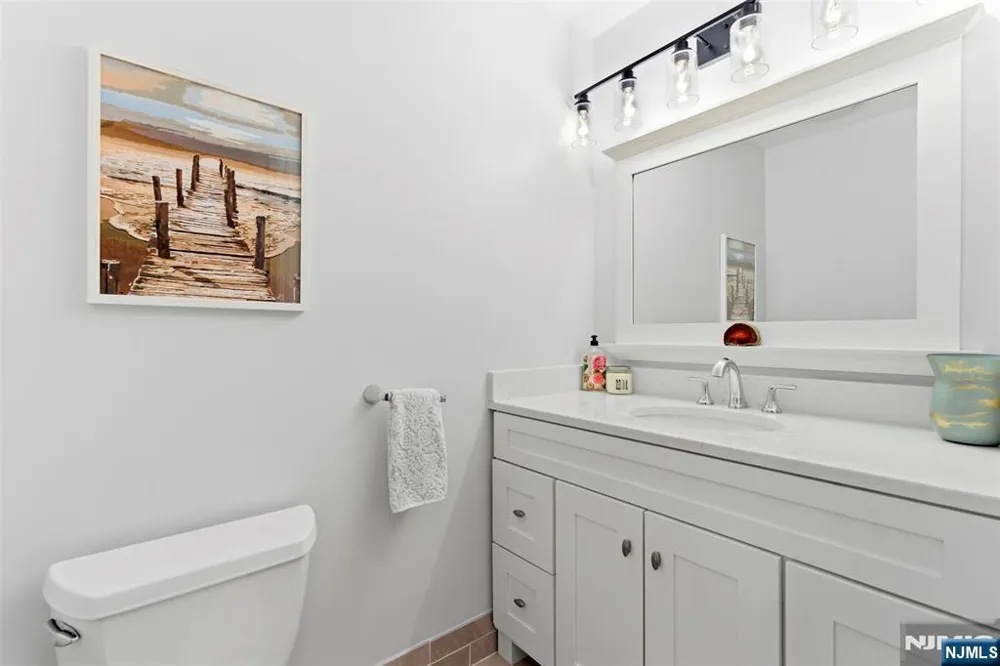 14 Wentworth Court Hamburg, NJ 07419