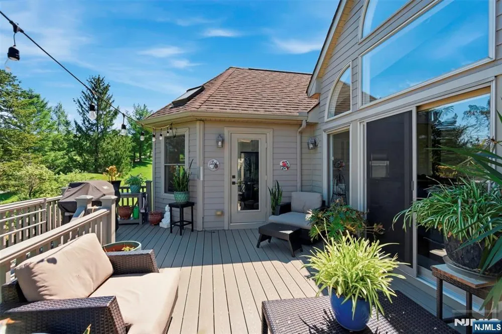 14 Wentworth Court Hamburg, NJ 07419
