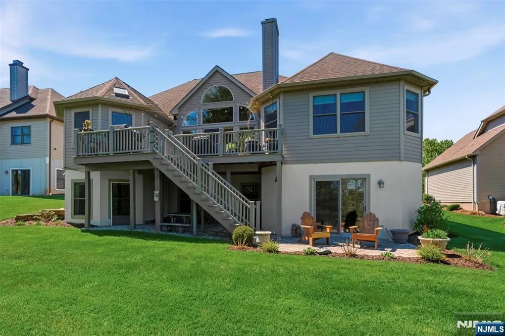 14 Wentworth Court Hamburg, NJ 07419