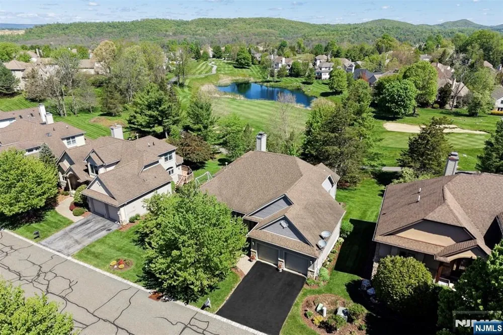 14 Wentworth Court Hamburg, NJ 07419