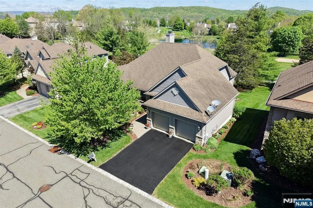 14 Wentworth Court Hamburg, NJ 07419