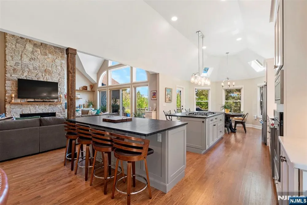 14 Wentworth Court Hamburg, NJ 07419