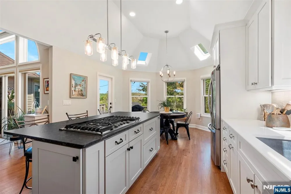 14 Wentworth Court Hamburg, NJ 07419
