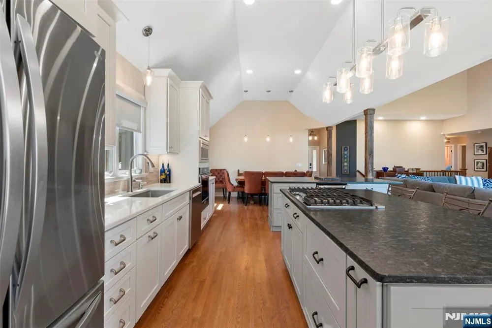 14 Wentworth Court Hamburg, NJ 07419