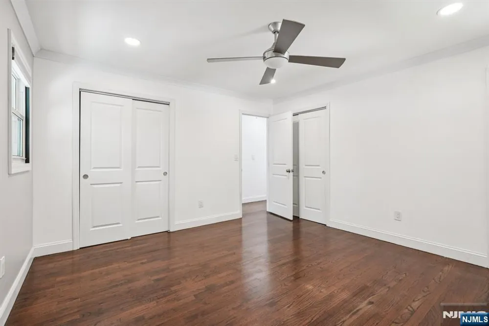 34 Oklahoma Trail Hopatcong, NJ 07843