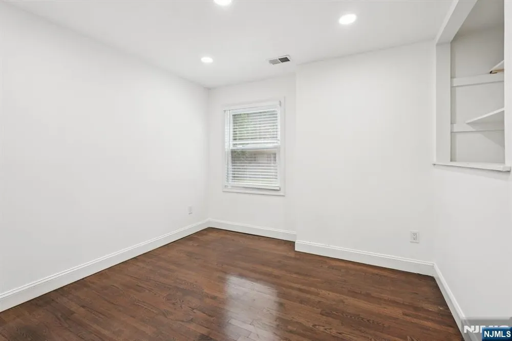 34 Oklahoma Trail Hopatcong, NJ 07843