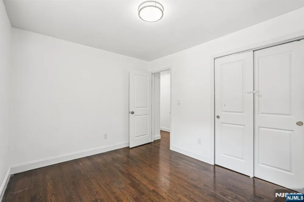 34 Oklahoma Trail Hopatcong, NJ 07843