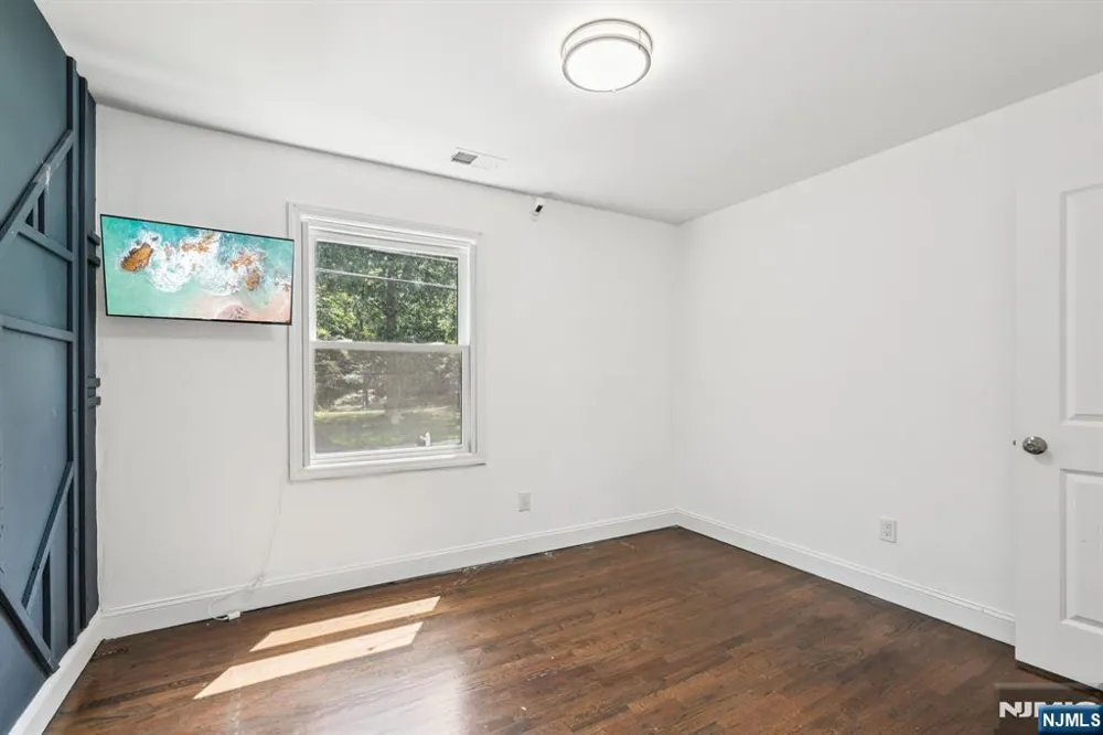 34 Oklahoma Trail Hopatcong, NJ 07843