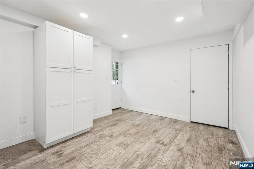 34 Oklahoma Trail Hopatcong, NJ 07843