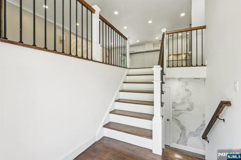 34 Oklahoma Trail Hopatcong, NJ 07843