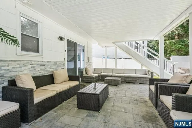 34 Oklahoma Trail Hopatcong, NJ 07843