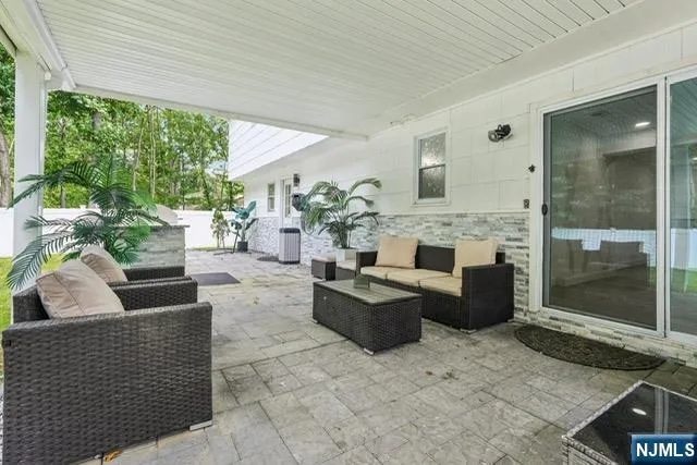 34 Oklahoma Trail Hopatcong, NJ 07843