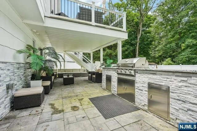 34 Oklahoma Trail Hopatcong, NJ 07843