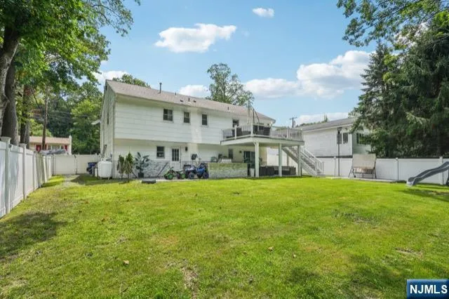 34 Oklahoma Trail Hopatcong, NJ 07843