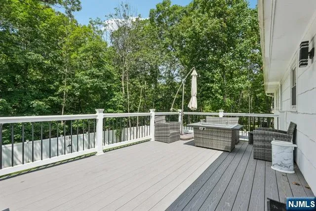 34 Oklahoma Trail Hopatcong, NJ 07843