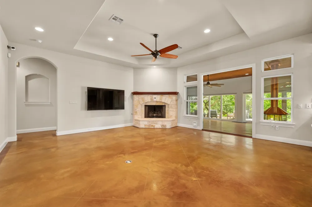 1012 Quail Ridge Drive Dripping Springs, TX 78620