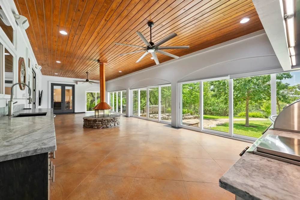 1012 Quail Ridge Drive Dripping Springs, TX 78620