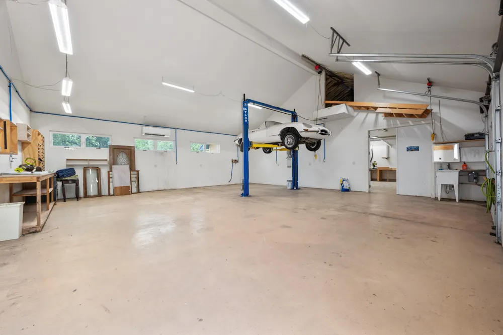 1012 Quail Ridge Drive Dripping Springs, TX 78620