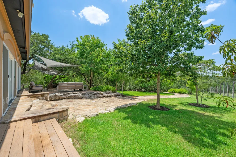 1012 Quail Ridge Drive Dripping Springs, TX 78620