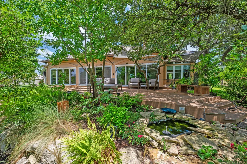 1012 Quail Ridge Drive Dripping Springs, TX 78620