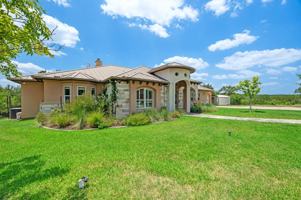 1012 Quail Ridge Drive Dripping Springs, TX 78620