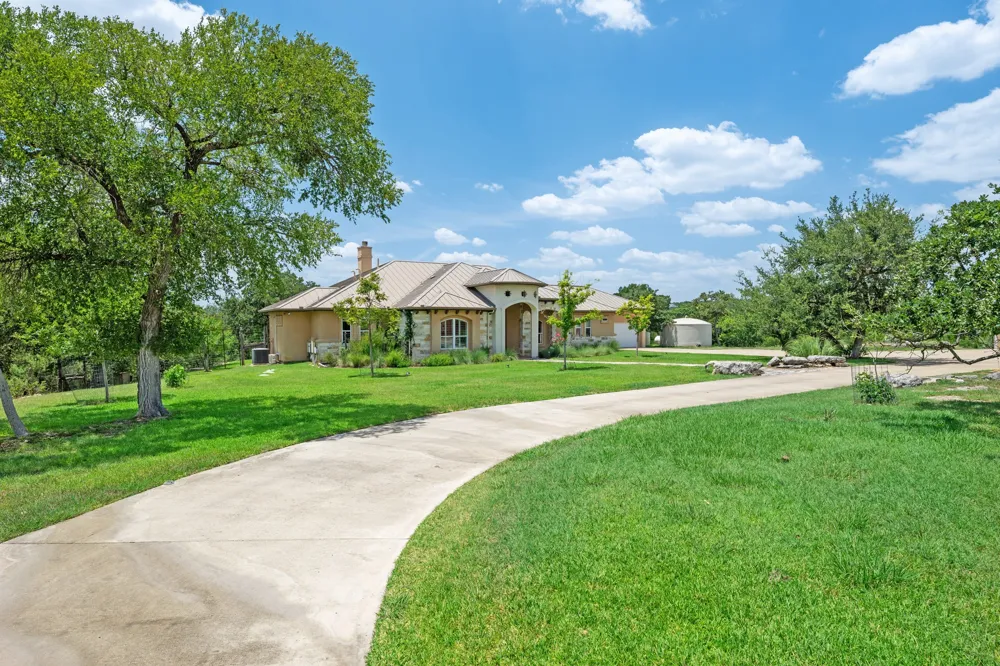1012 Quail Ridge Drive Dripping Springs, TX 78620