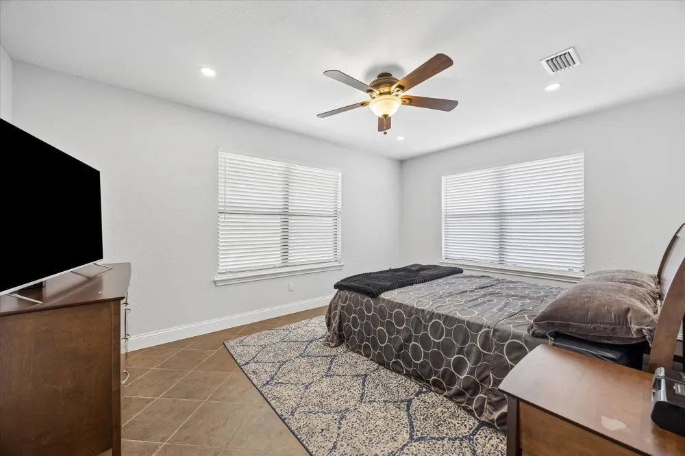 208 Maple Drive Mountain City, TX 78610