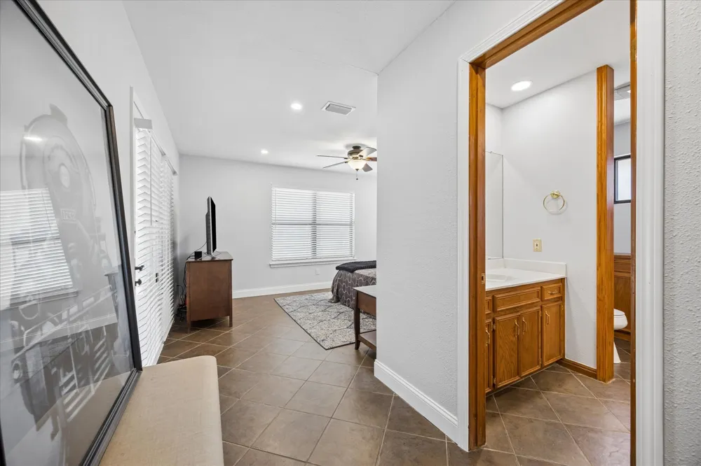 208 Maple Drive Mountain City, TX 78610