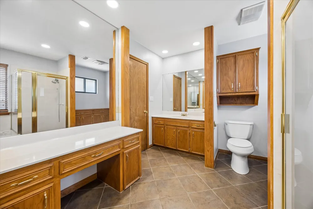 208 Maple Drive Mountain City, TX 78610