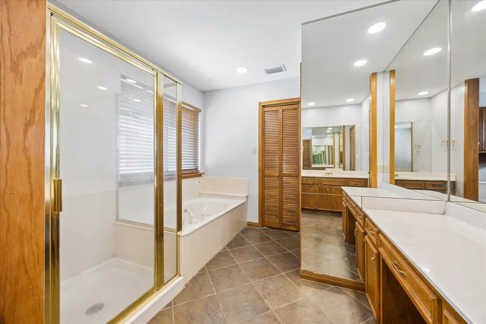 208 Maple Drive Mountain City, TX 78610