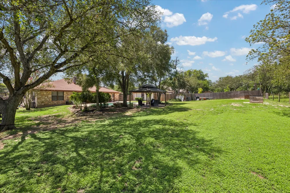 208 Maple Drive Mountain City, TX 78610