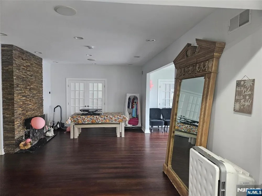165 Leonia Avenue Leonia, NJ 07605