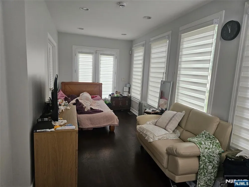 165 Leonia Avenue Leonia, NJ 07605