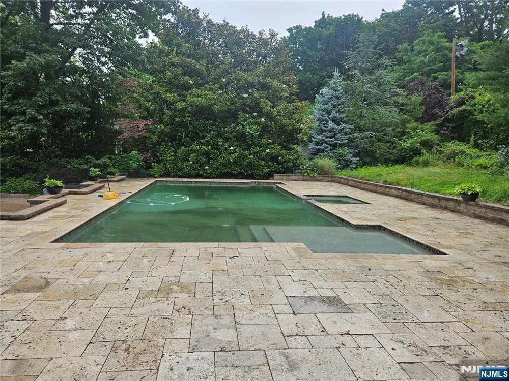 165 Leonia Avenue Leonia, NJ 07605