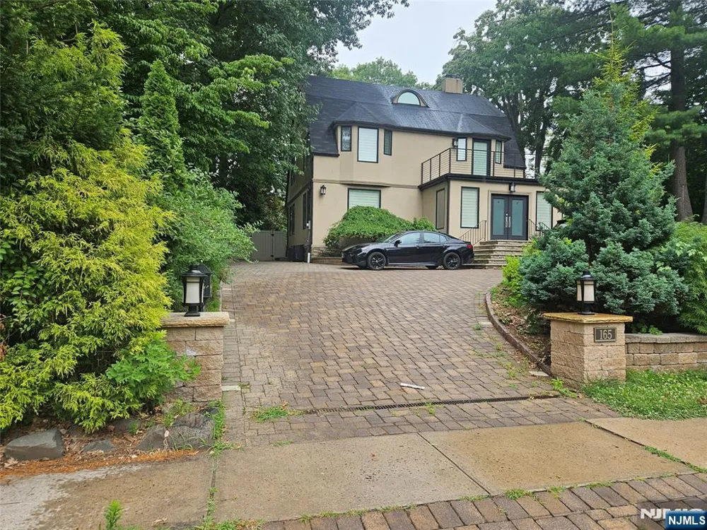 165 Leonia Avenue Leonia, NJ 07605