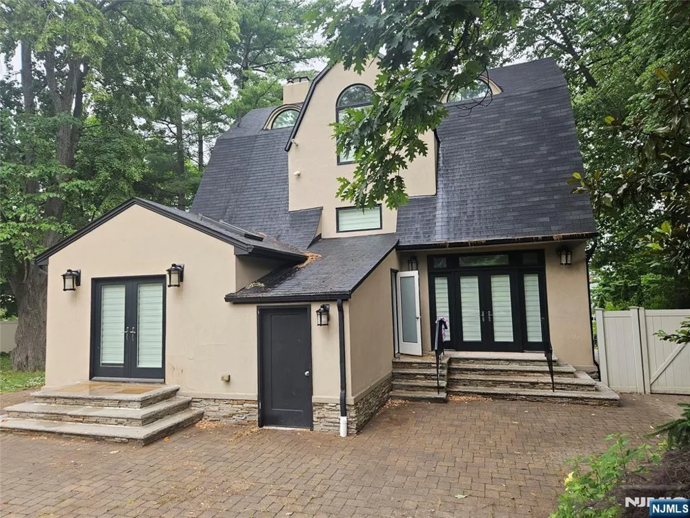 165 Leonia Avenue Leonia, NJ 07605