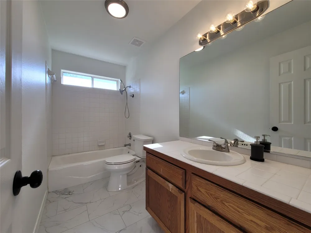 208 Newcastle Drive Red Rock, TX 78662