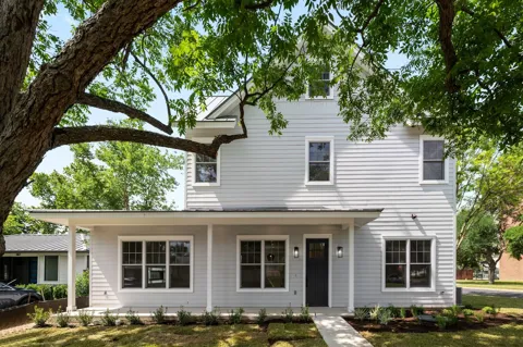 1919 W 38th Street
