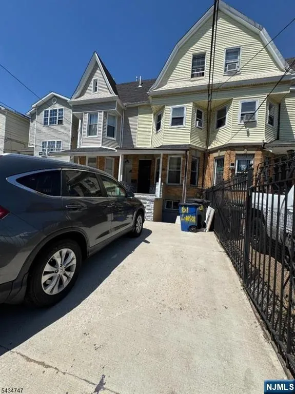 61 Lincoln Avenue Newark, NJ 07104