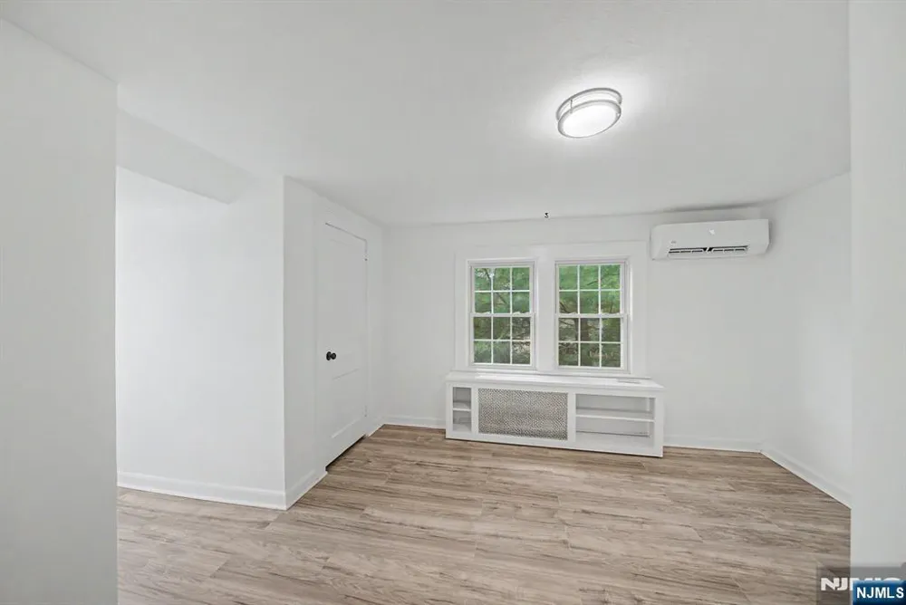 433 Louisa Avenue Wyckoff, NJ 07481