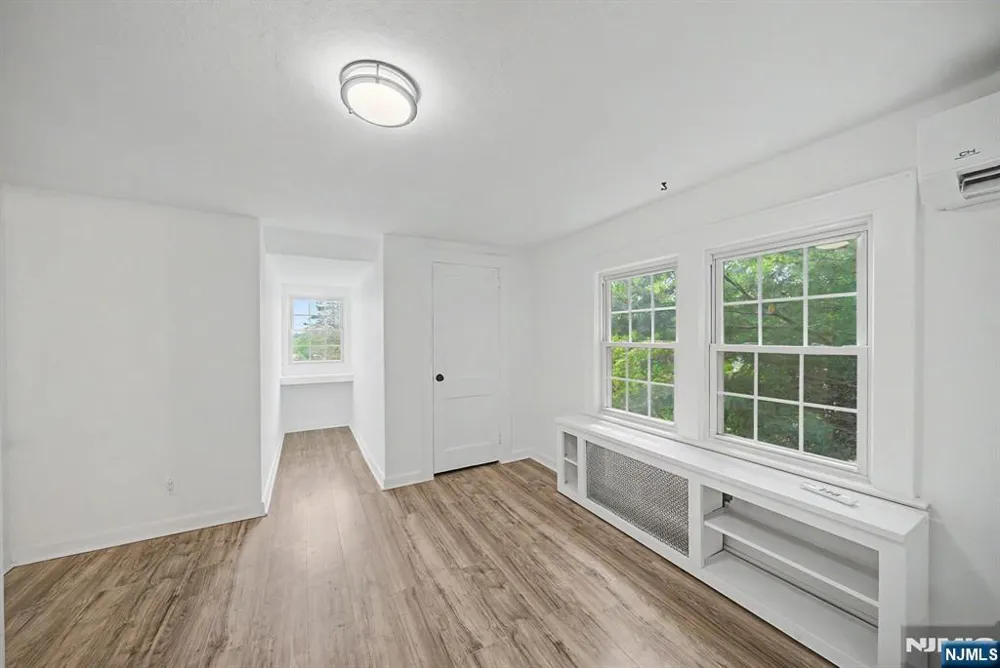 433 Louisa Avenue Wyckoff, NJ 07481