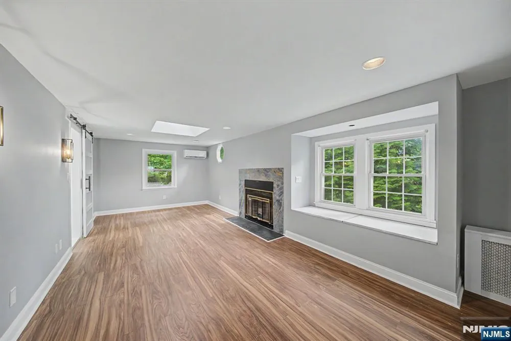 433 Louisa Avenue Wyckoff, NJ 07481