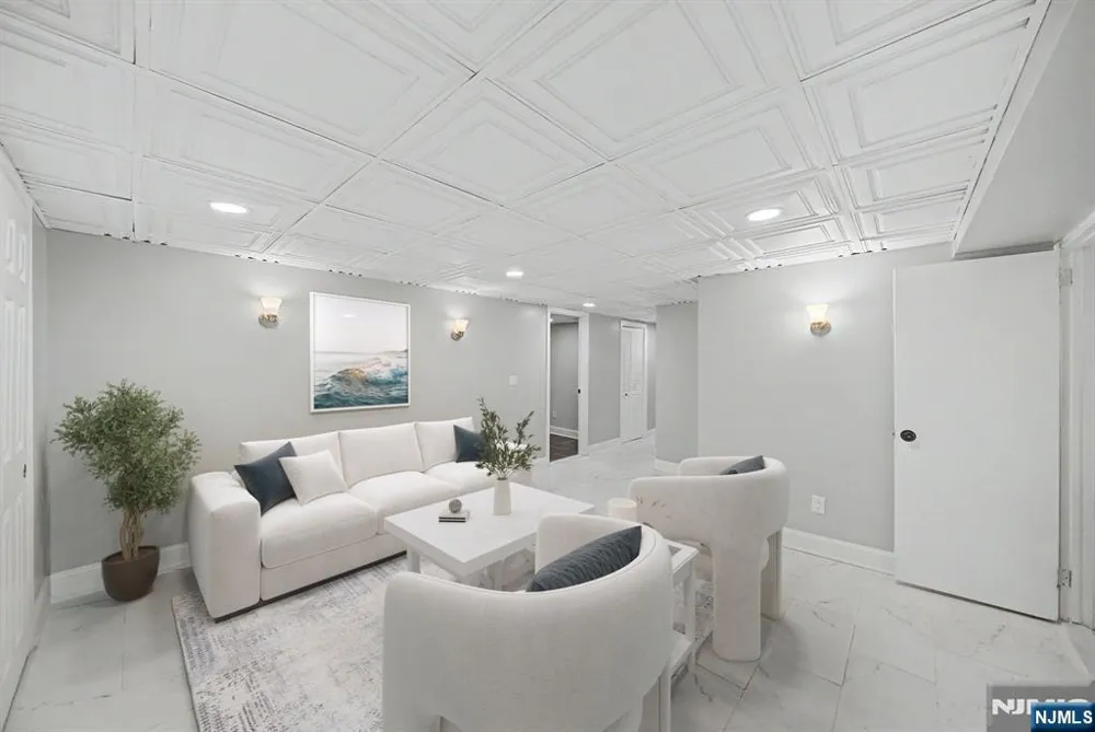 433 Louisa Avenue Wyckoff, NJ 07481