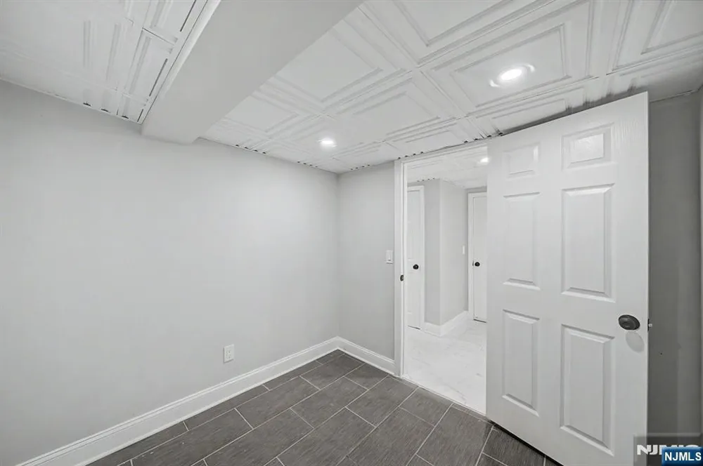 433 Louisa Avenue Wyckoff, NJ 07481