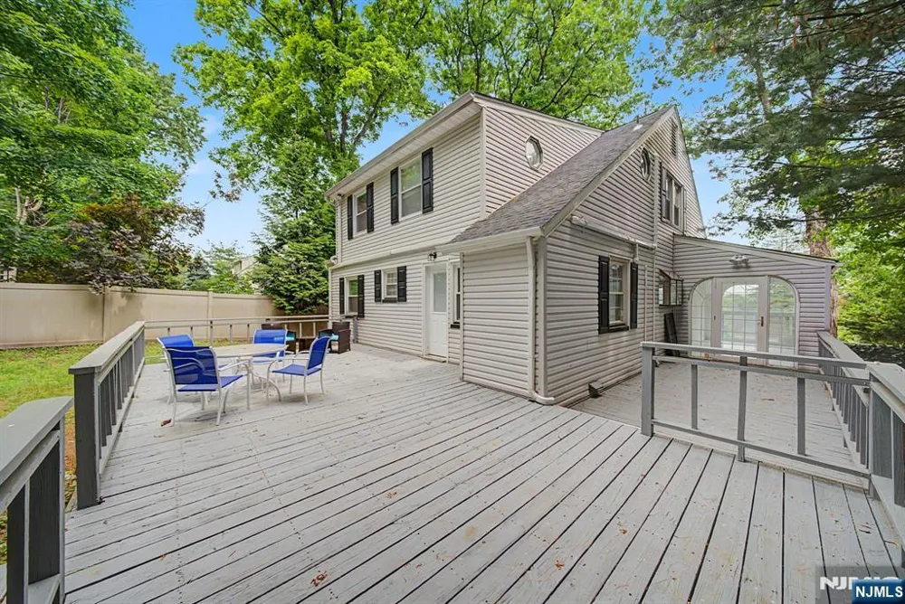 433 Louisa Avenue Wyckoff, NJ 07481