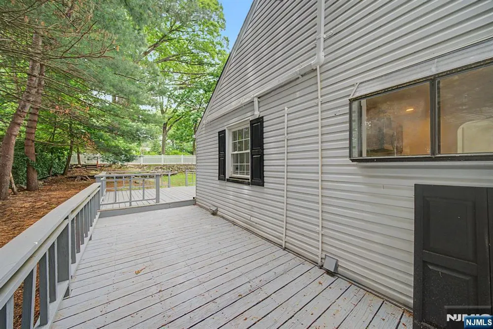 433 Louisa Avenue Wyckoff, NJ 07481