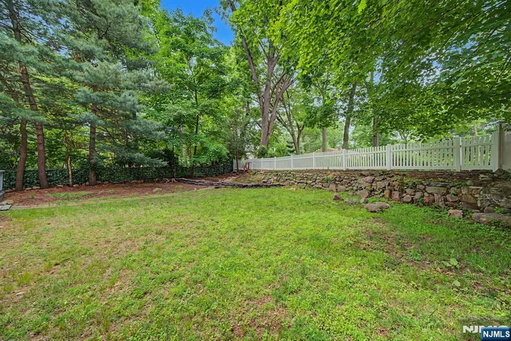 433 Louisa Avenue Wyckoff, NJ 07481
