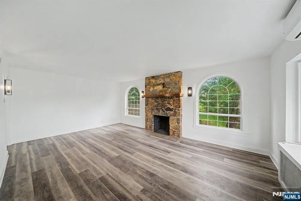 433 Louisa Avenue Wyckoff, NJ 07481