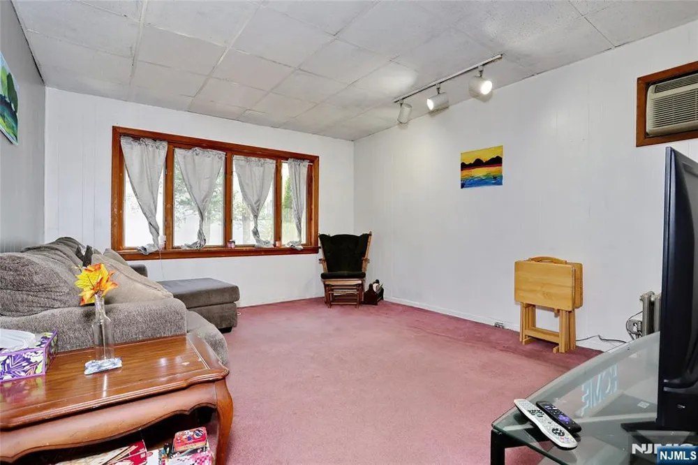 77 Columbus Avenue Garfield, NJ 07026