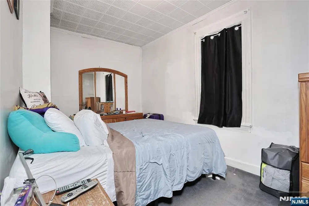 77 Columbus Avenue Garfield, NJ 07026